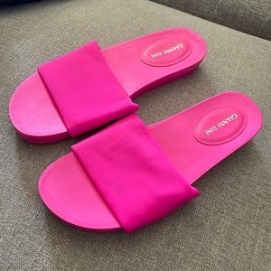 Gianni Bini hot pink sandals